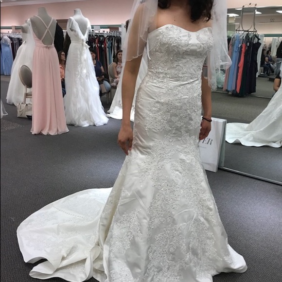 Wedding dress